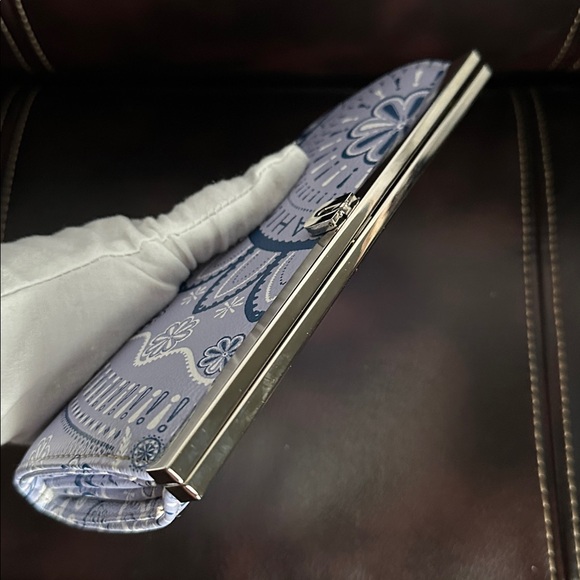 NEW Isaac Mizrahi Floral Blue and Gold Wallet Clutch - Picture 10 of 10